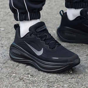 Nike Vomero Plus.