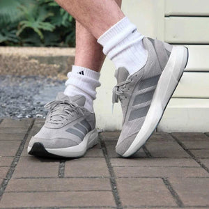 Adidas أحذية للجري والاستخدام اليومي للرجال والنساء.