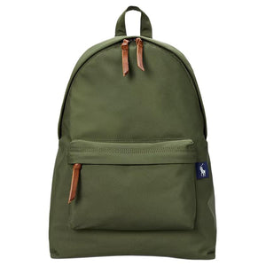 An authentic Polo Ralph Lauren olive green backpack with leather zipper pulls and side brand tag, ideal for back-to-school and daily use.
حقيبة ظهر Polo Ralph Lauren أصلية باللون الأخضر الزيتوني مع مقابض سحاب جلدية وعلامة الماركة الجانبية، مثالية للعودة للمدرسة والاستخدام اليومي.