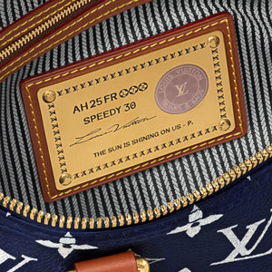 حقيبة Louis Vuitton Speedy 30 بنقشة Monogram الزرقاء الفاخرة.