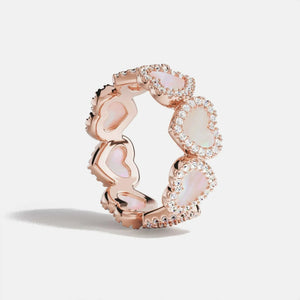 تصميم انسيابي يعرض فخامة مجوهرات apm للنساء - Angled studio shot showcasing elegance of apm monaco jewelry.
