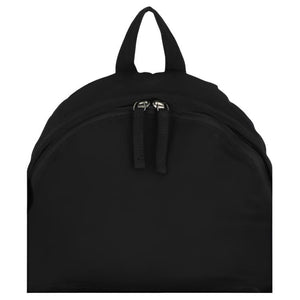 Close-up of the top handle and sturdy double zip closure on an original Ralph Lauren black school backpack.
لقطة قريبة للمقبض العلوي وإغلاق السحاب المزدوج المتين على حقيبة ظهر مدرسة رالف لورين أصلية باللون الأسود.