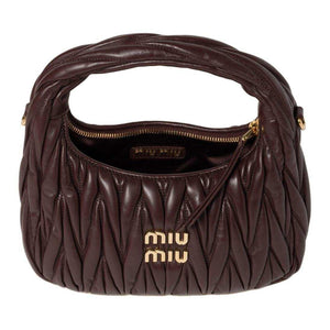 MIU MIU   ميو ميو حقيبة هوبو واندر بتصميم مبطن جلد نابا.