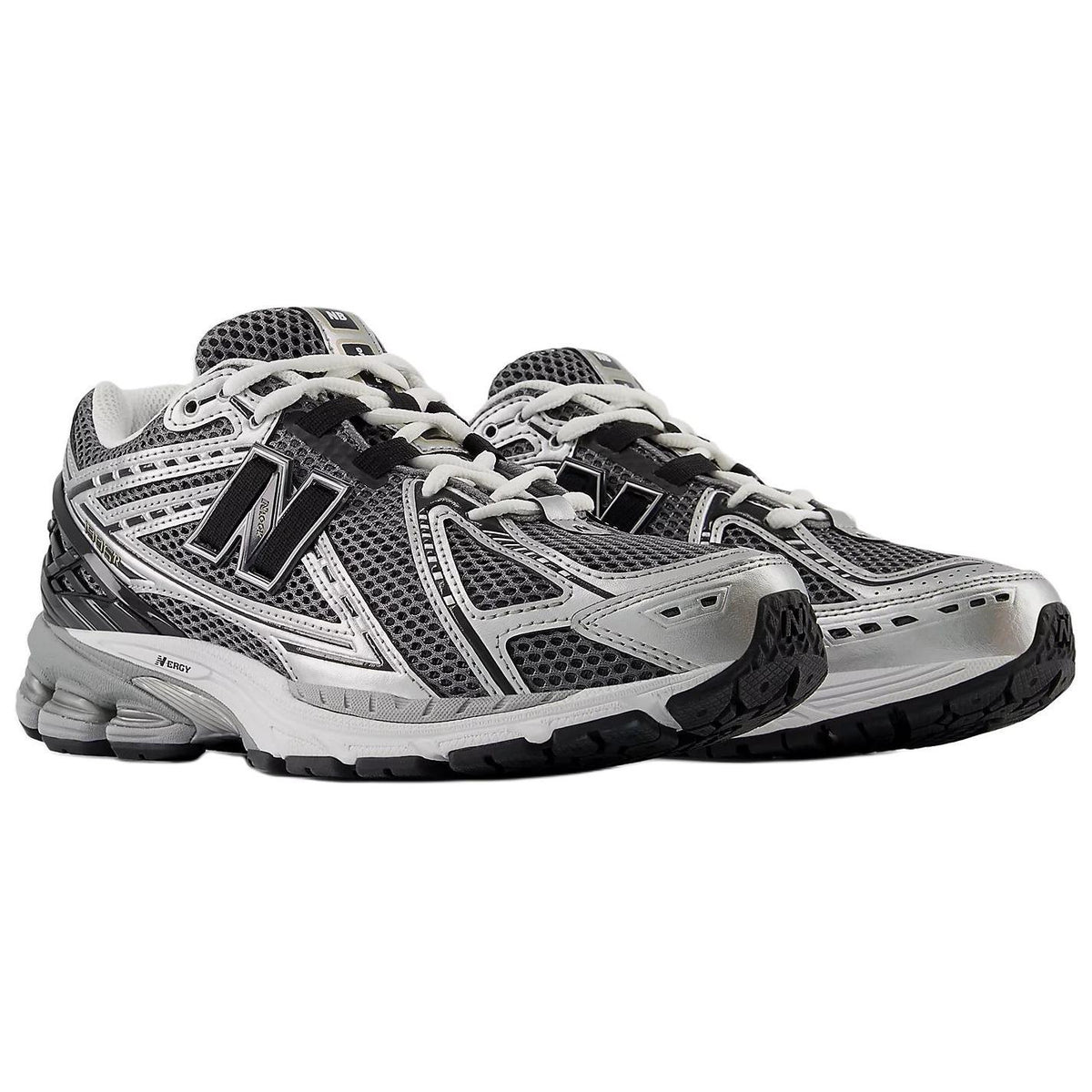 حذاء New Balance 1906R رياضي مريح باللون الرمادي والأسود