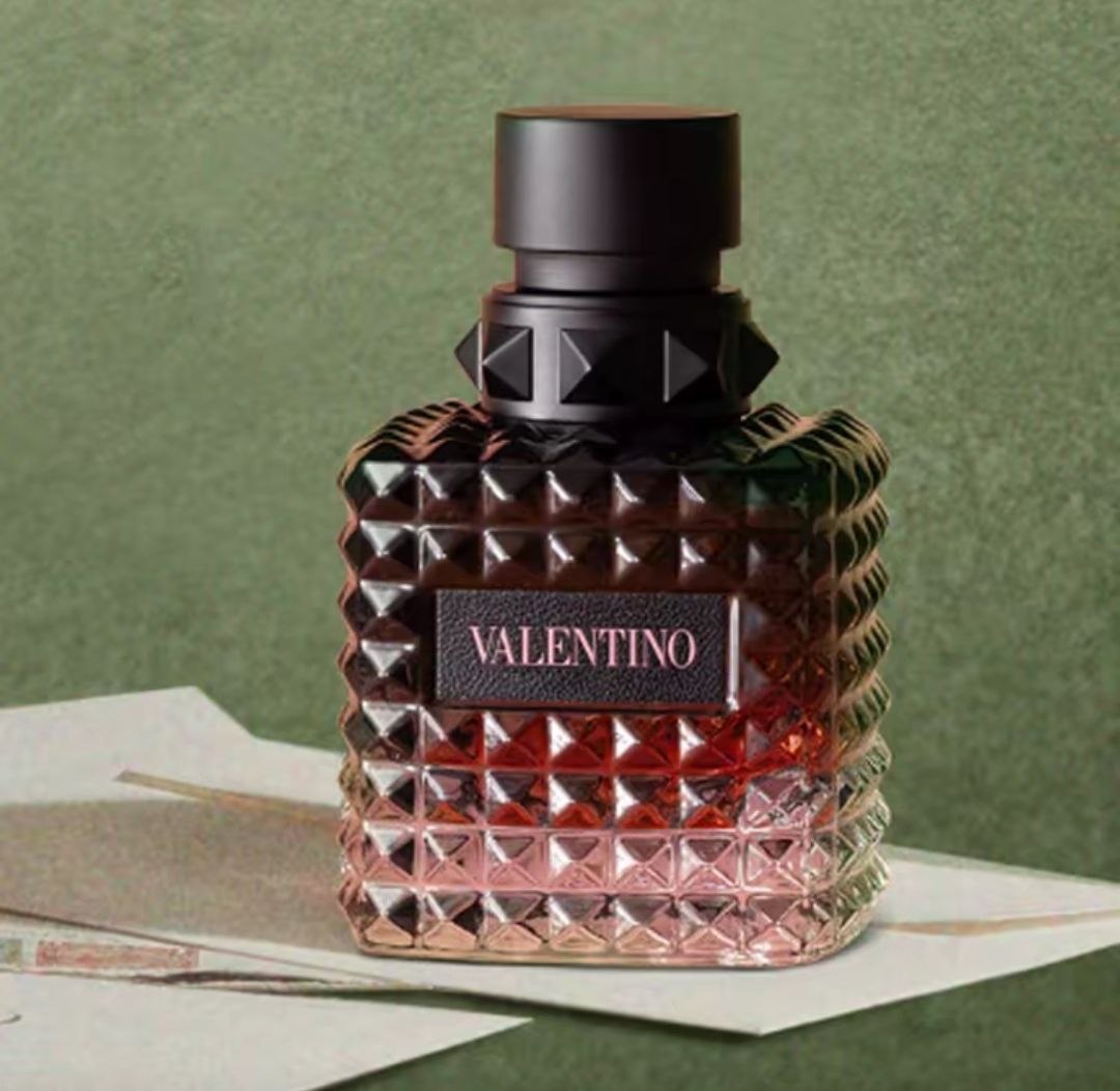 Valentino Limited Edition All-Star Gift Set: Lipstick, Fragrance, and Cushion  Set of Eau de Parfum