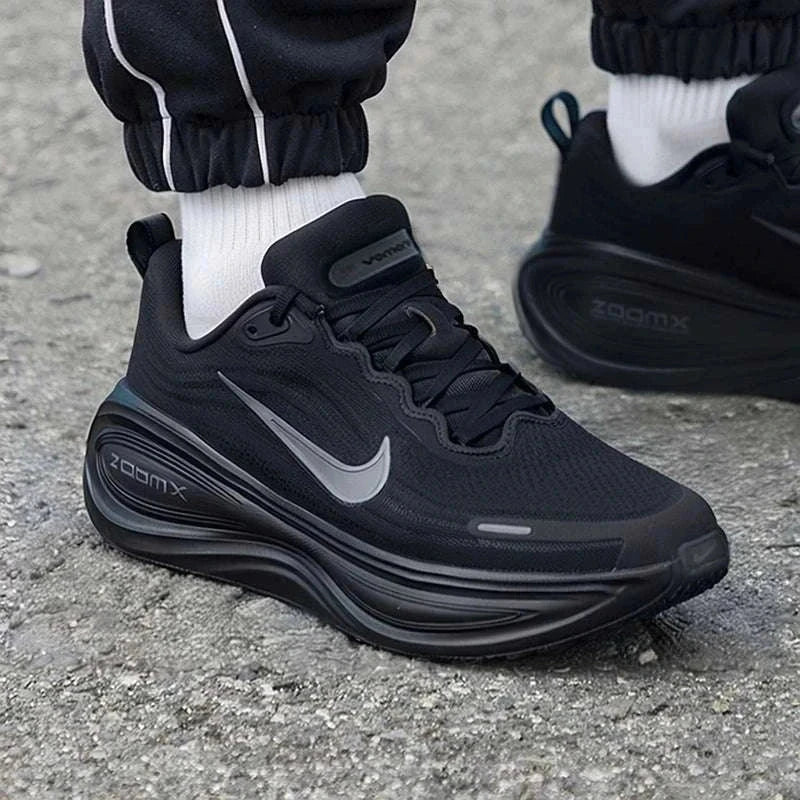 Nike Vomero Plus.