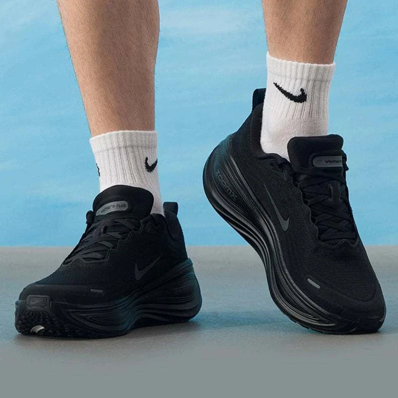 Nike Vomero Plus.