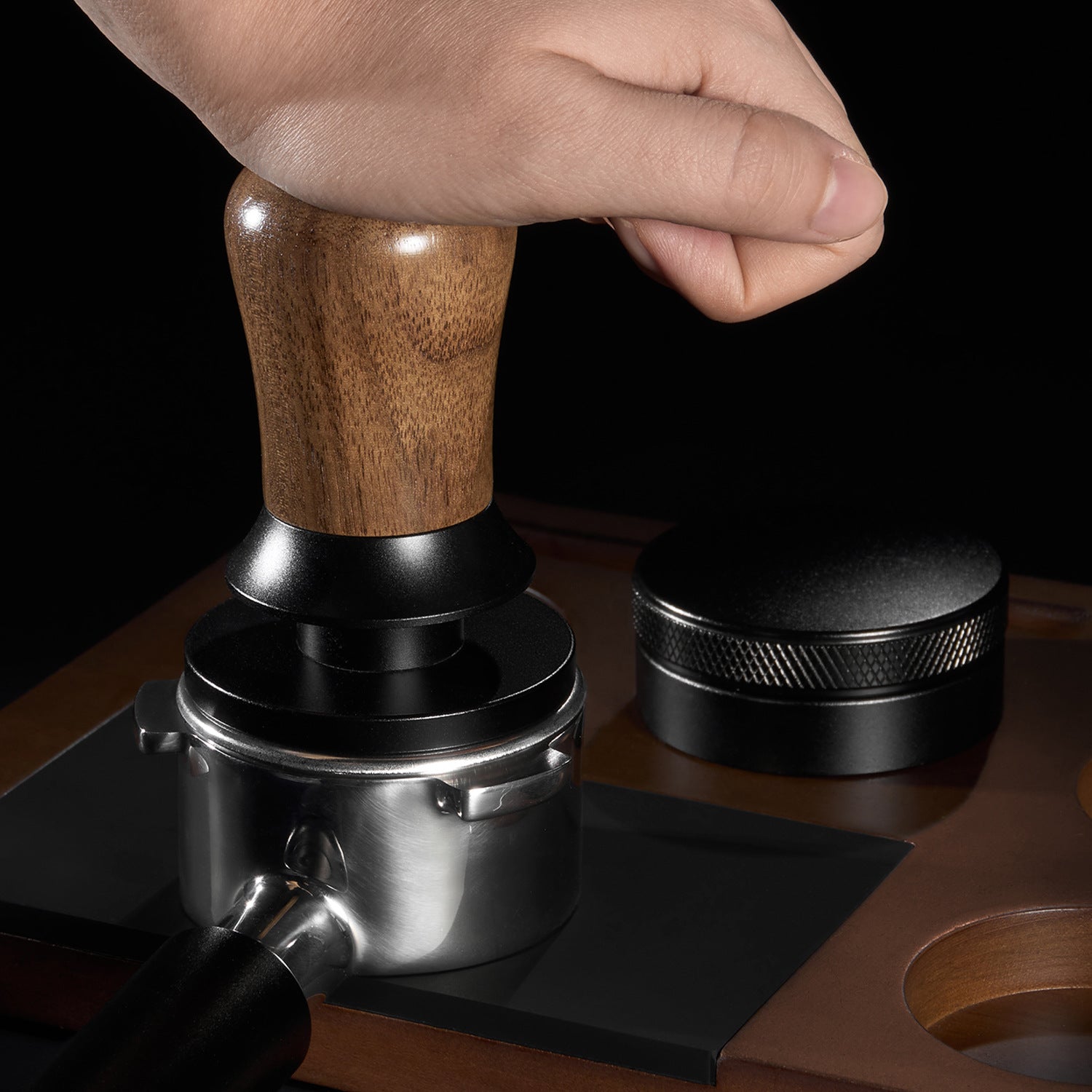 مكبس قهوة Espresso Tamper بمقبض خشب الجوز المموج