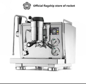 ماكينة قهوة Rocket R9 One من الأمام