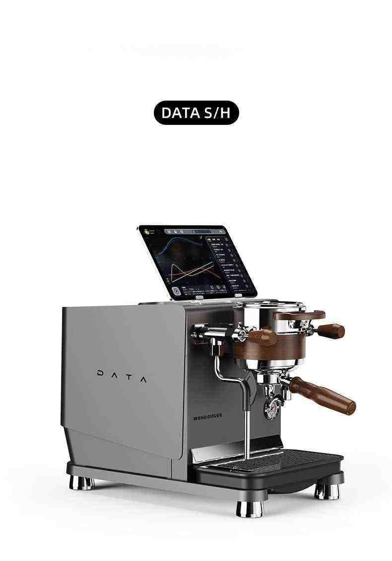 ماكينة اسبريسو وندوجي DATA S الرمادية من الجانب توضح زاوية الشاشة المائلة